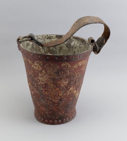 ENGLISH LEATHER FIRE BUCKET 19th Century Height to rim 11.75".