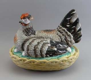 MONUMENTAL STAFFORDSHIRE HEN-ON-NEST England, Mid- to Late 19th Century Height 13". Length 16.5".