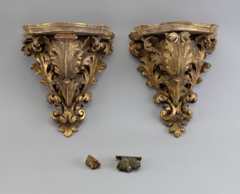 PAIR OF ITALIAN GILTWOOD WALL BRACKETS 19th Century Heights 12".