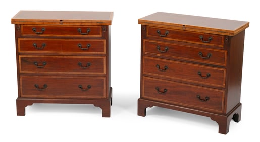 PAIR OF BACHELOR'S CHESTS 20th Century Heights 30.5". Widths 29.5". Depths 13.5".