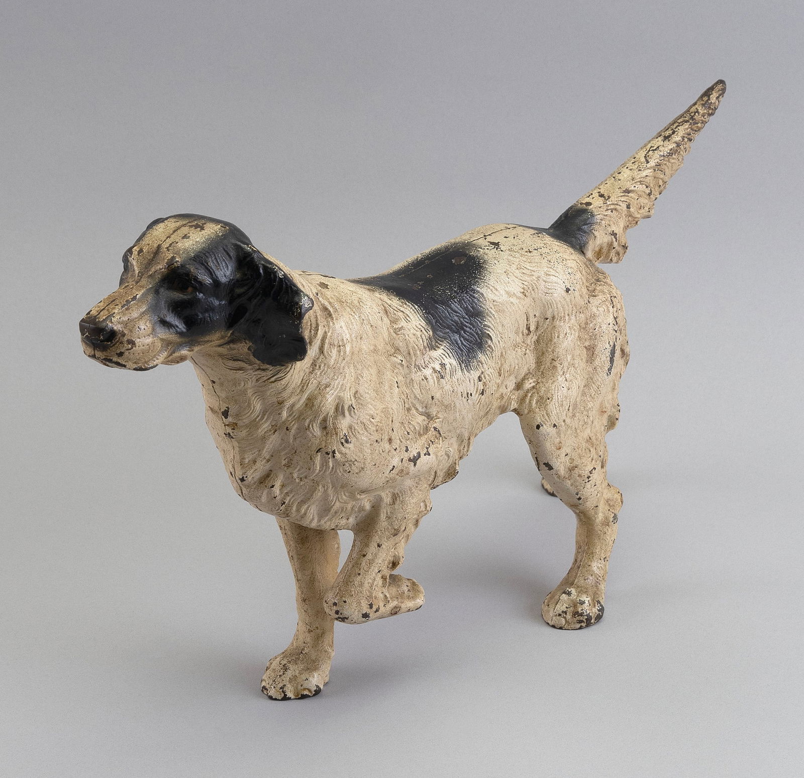 HUBLEY CAST IRON ENGLISH SETTER DOORSTOP 19th Century Height 9". Length 18". (1 of 2)