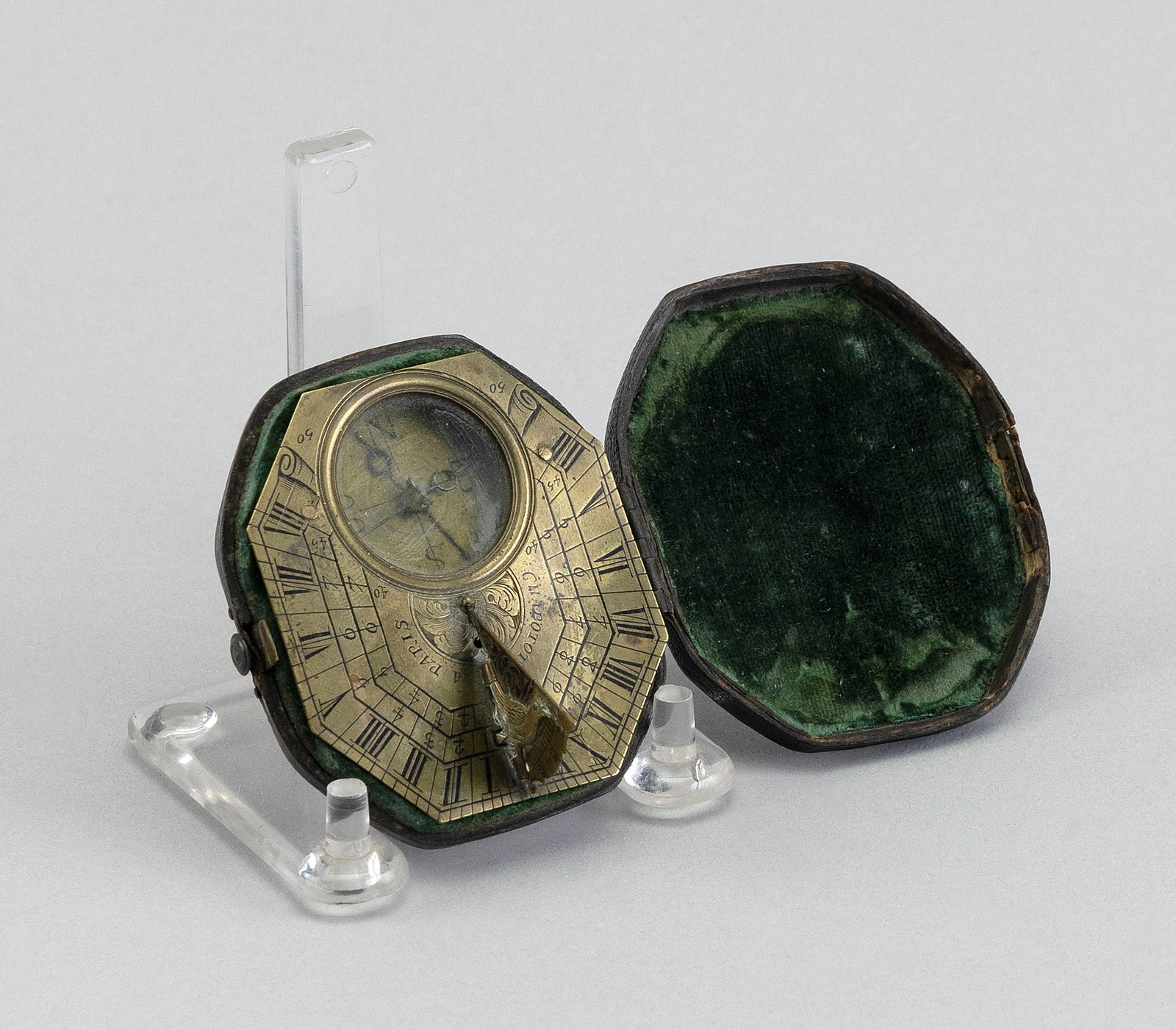 FRENCH POCKET SUNDIAL Late 17th/Early 18th Century Case 2.75" x 3.5". (1 of 4)