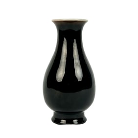 CHINESE DARK AUBERGINE GLAZE PORCELAIN VASE 19th Century Height 8.5".