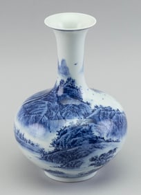 CHINESE BLUE AND WHITE PORCELAIN BOTTLE VASE 20th Century Height 8.25".