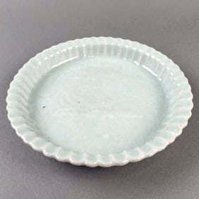 CHINESE CELADON PORCELAIN SHALLOW DISH 19th Century Height 1". Diameter 6.25".