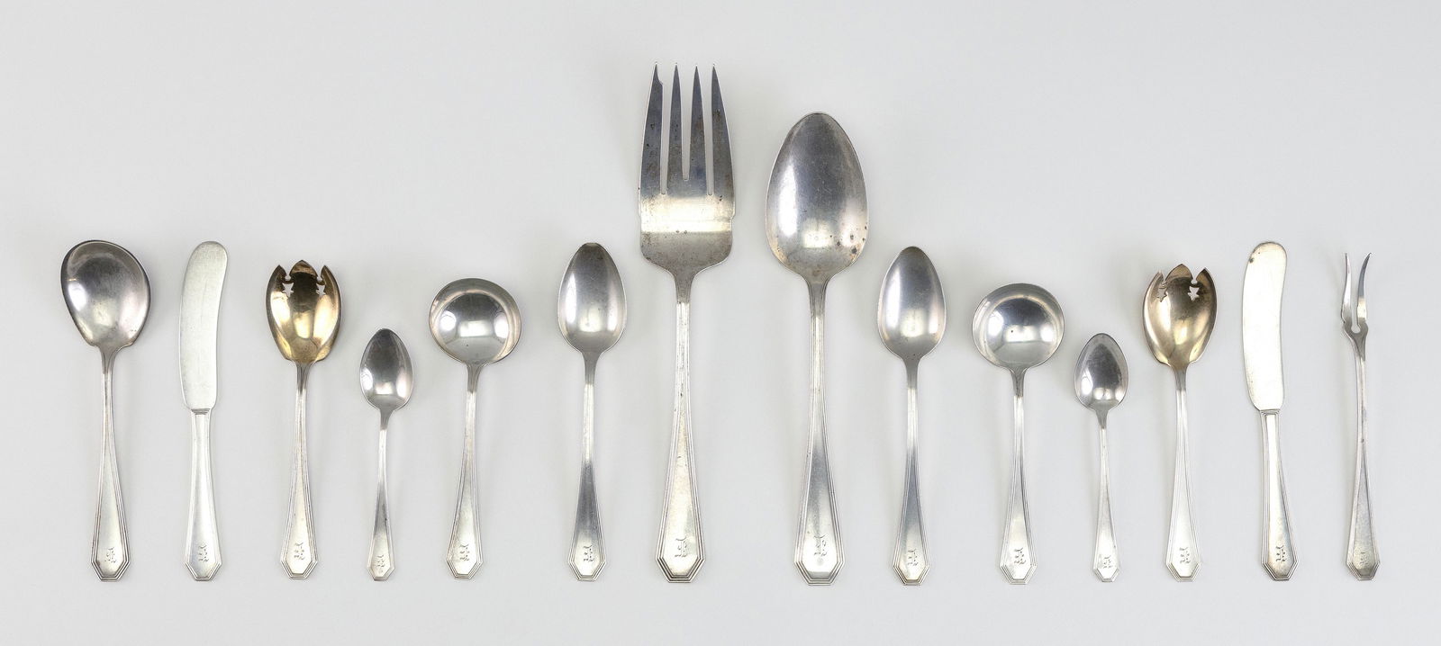 DOMINICK & HAFF "QUEEN ANNE PLAIN" STERLING SILVER FLATWARE SET New York, Mid-20th Century Approx. (1 of 1)