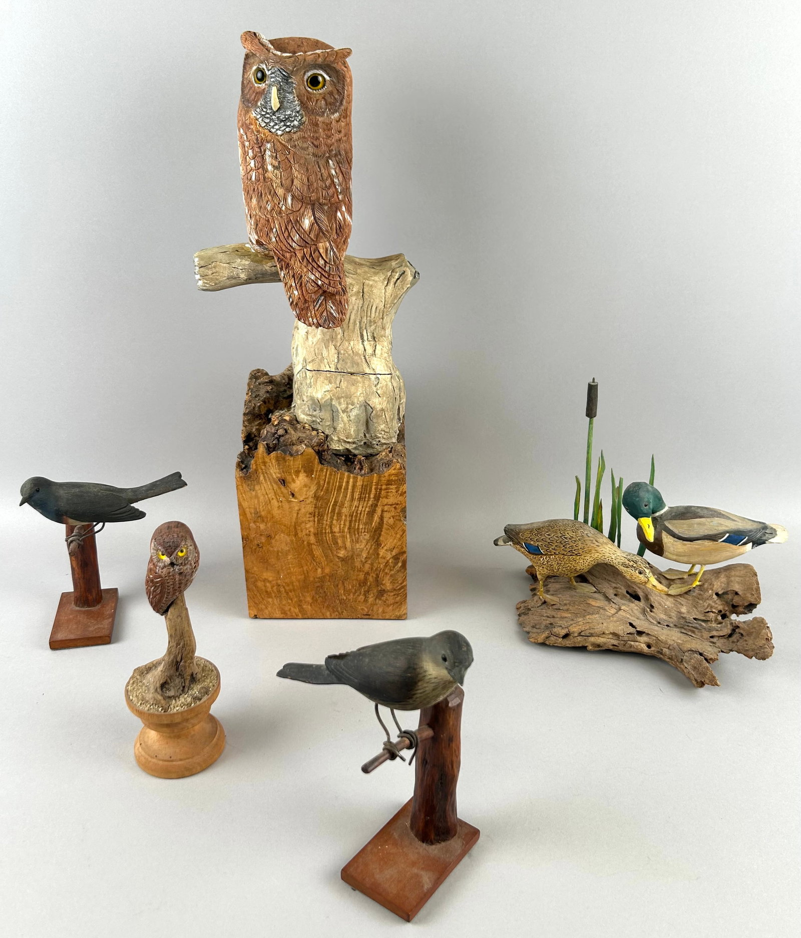FIVE DECORATIVE BIRD CARVINGS 20th Century Heights from 6.5" to 20". (1 of 5)
