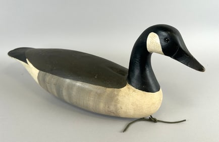 WILLIAM OLER CANADA GOOSE DECOY, Beach Haven, New Jersey, 20th Century Length 25".