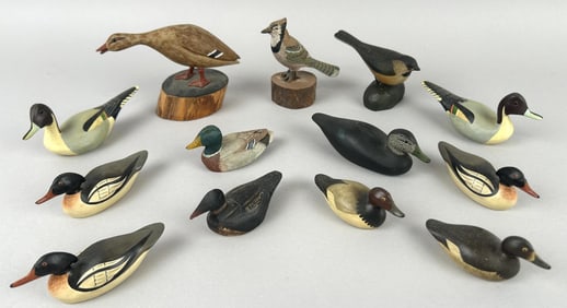 THIRTEEN MINIATURE BIRD CARVINGS 20th Century Lengths from 2.5" to 5".