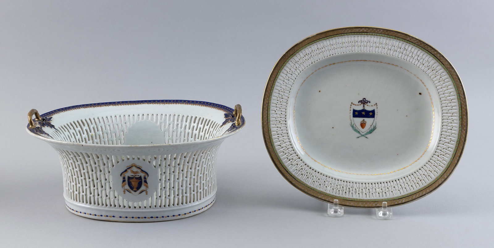 CHINESE EXPORT ARMORIAL PORCELAIN RETICULATED CHESTNUT BASKET AND UNDERTRAY 19th Century Basket (1 of 2)