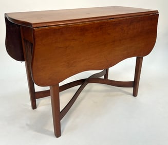 HEPPLEWHITE DROP-LEAF TABLE Connecticut, Circa 1800 Height 27.5". Length 17.75" plus two 12" drop