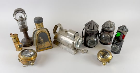 EIGHT LAMPS WITH MAGNIFYING LENSES 19th Century Heights from 3" to 9".
