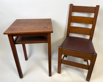 ARTS AND CRAFTS OAK CHAIR AND TABLE America, 20th Century Table height 29". Top 18" x 20". Chair