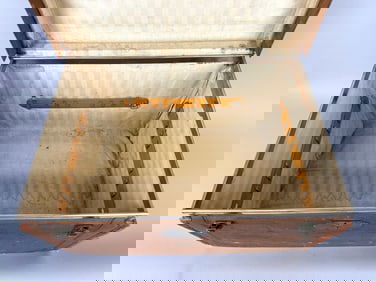 VINTAGE GERMAN HAT BOX Late 19th/Early 20th Century Height 14". Width 21.5". Depth 15".