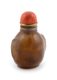 CARVED AGATE SNUFF BOTTLE Late 19th/Early 20th Century Height 2.5".