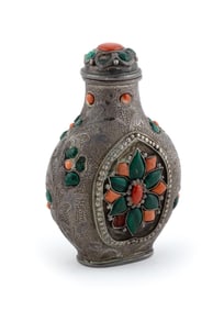 MONGOLIAN SILVER METAL SNUFF BOTTLE Early 20th Century Height 3".