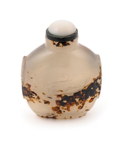 CARVED SHADOW AGATE SNUFF BOTTLE Late 19th/Early 20th Century Height 2.25".