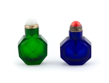 PAIR OF FACETED GLASS MINIATURE SNUFF BOTTLES Late 19th Century Heights 1.5".