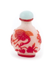 OVERLAY GLASS SNUFF BOTTLE Late 19th Century Height 2.25".