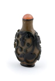 OVERLAY GLASS SNUFF BOTTLE Early 20th Century Height 2.5".