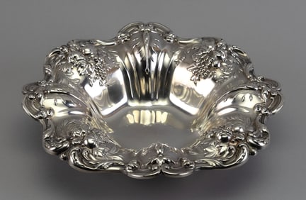 REED & BARTON "FRANCIS I" STERLING SILVER BOWL Taunton, Massachusetts, Mid-20th Century Approx. 21.2
