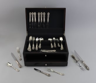 REED & BARTON "FRANCIS I" STERLING SILVER FLATWARE SERVICE Taunton, Massachusetts, Mid-20th Century