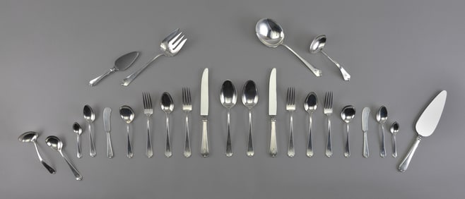 WALLACE "LOTUS" STERLING SILVER FLATWARE SET Connecticut, Mid-20th Century Approx. 104.2 troy oz.