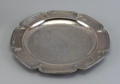 COLOMBIAN .900 SILVER CHARGER Early to Mid-20th Century Approx. 14.1 troy oz.