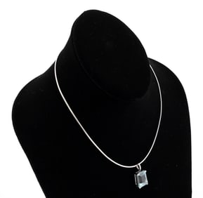 18KT WHITE GOLD AND AQUAMARINE PENDANT ON CHAIN Approx. 10.09 total dwt.