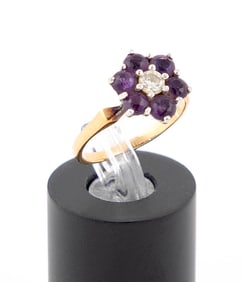 18KT YELLOW GOLD, DIAMOND AND AMETHYST RING Approx. 1.54 total dwt.