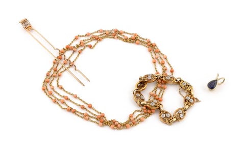 FOUR PIECES OF GOLD JEWELRY 18kt approx. 10.35 total dwt., 14kt approx. 21.60 total dwt.
