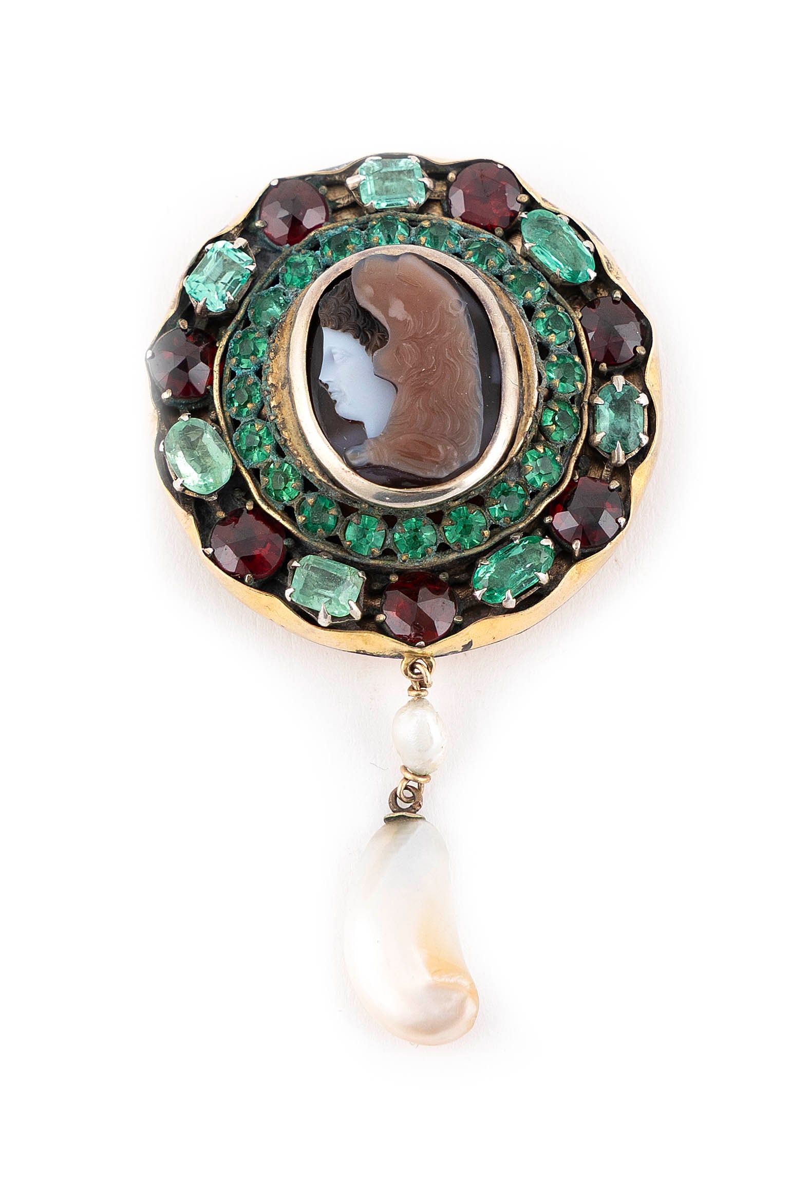 14KT YELLOW GOLD VINTAGE CAMEO BROOCH Approx. 15.11 total dwt. (1 of 2)