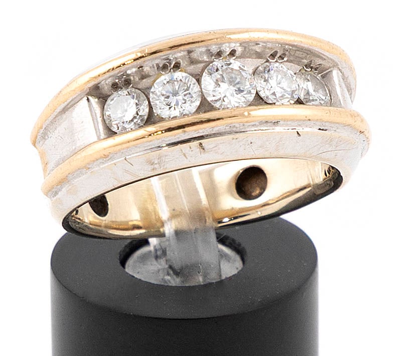 14KT WHITE AND YELLOW GOLD AND DIAMOND RING Approx. 5.07 total dwt. (1 of 2)