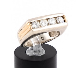 14KT WHITE AND YELLOW GOLD AND DIAMOND RING Approx. 6.62 total dwt.