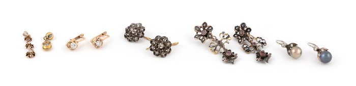 FOUR PAIRS OF GOLD EARRINGS AND TWO GOLD PENDANTS Approx. 19.41 total dwt.