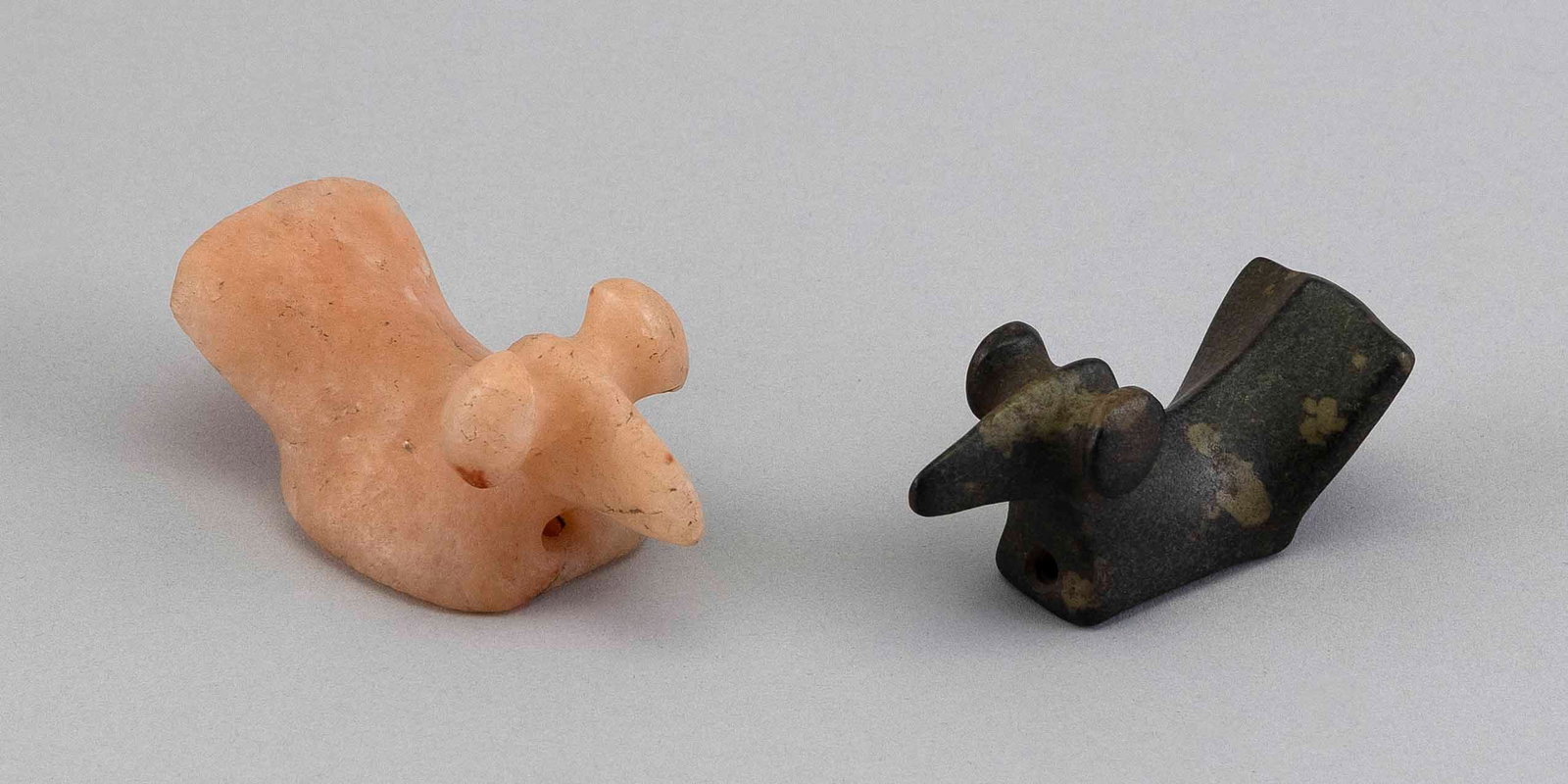 TWO NATIVE AMERICAN POPEYE BIRDSTONES Heights approx. 1.5". Lengths 2.75" and 3.25".: TWO NATIVE AMERICAN POPEYE BIRDSTONES One marked on base "Ross Co. Ohio". Heights approx. 1.5". Lengths 2.75" and 3.25". Provenance: Private Collection, Wisconsin.