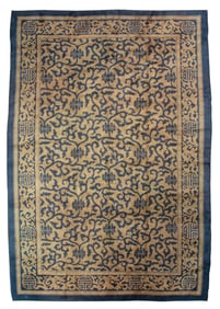 WESTERN CHINESE RUG: 9'3" X 13'4" First Half of the 20th Century
