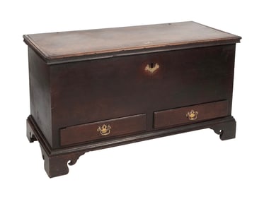 PENNSYLVANIA WALNUT BLANKET CHEST 18th Century Height 28.5". Width 52". Depth 23.5".