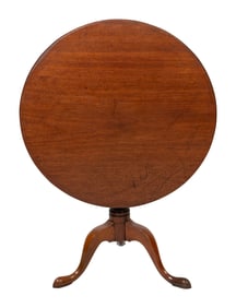 QUEEN ANNE MAHOGANY TILT-TOP BREAKFAST TABLE 18th Century Height 28". Diameter 31".