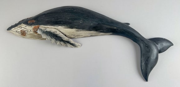 ROGER MITCHELL CARVED AND PAINTED HUMPBACK WHALE PLAQUE Massachusetts, Contemporary Length 26".