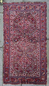 KHAMSEH RUG: 4'6" X 7'10" Early 20th Century