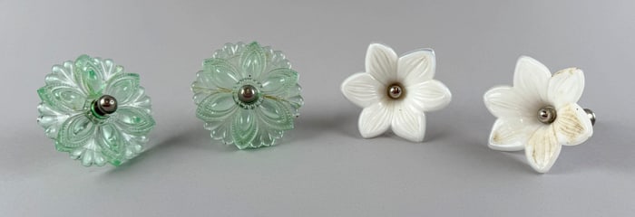 TWO PAIRS OF GLASS CURTAIN TIEBACKS 19th Century Lengths 3".