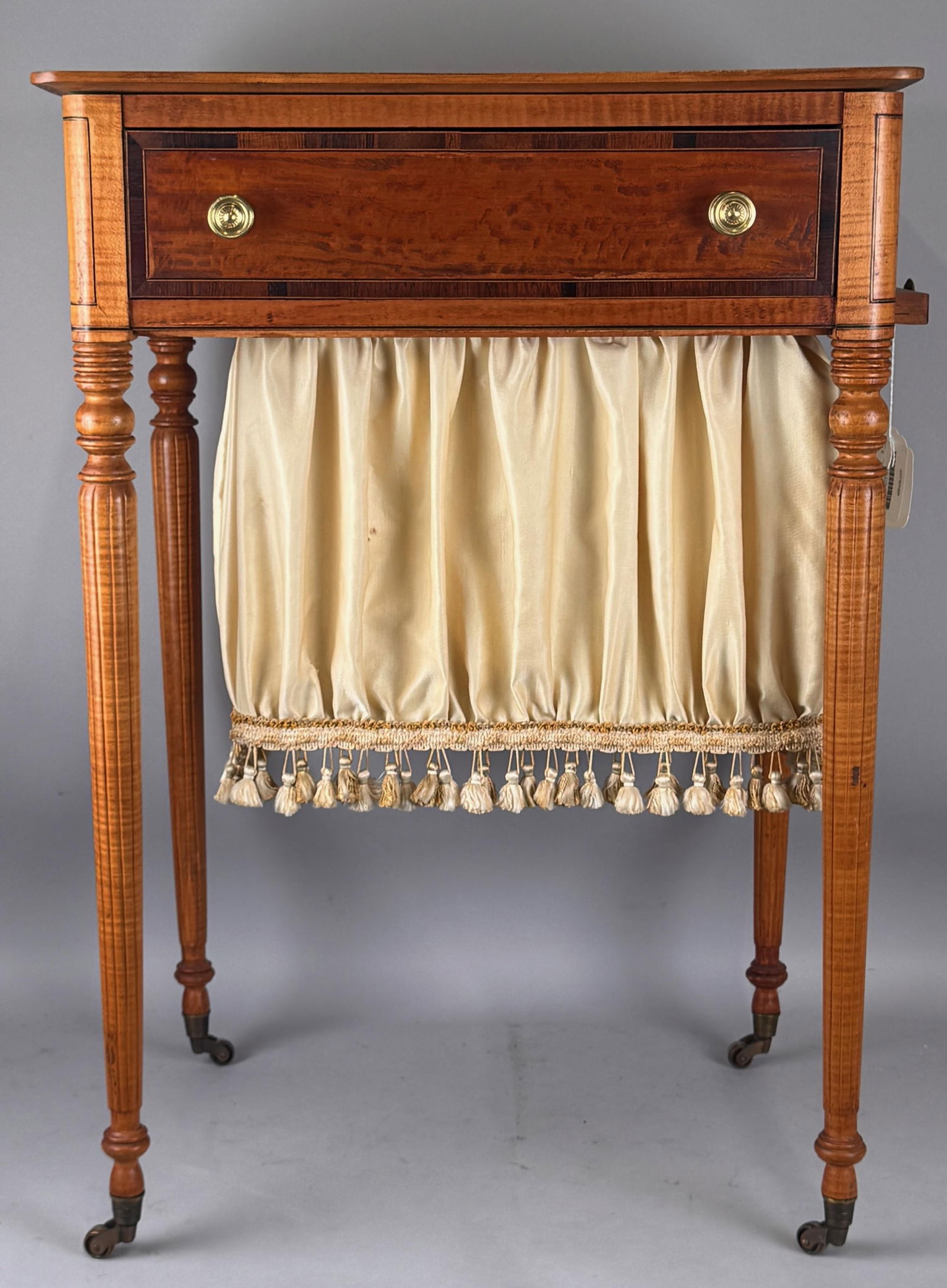 ANTIQUE-STYLE SEWING STAND Late 20th Century Height 30". Width 21". Depth 16". (1 of 5)