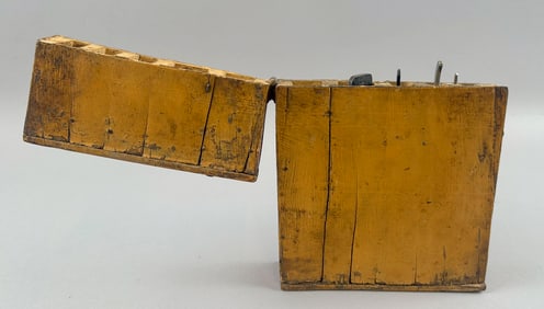 PRIMITIVE SHAVING BOX 19th Century Height 9".