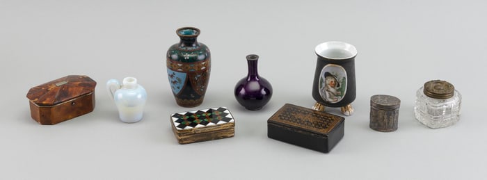 NINE SMALL DRESSER ITEMS Heights from 2" to 3".