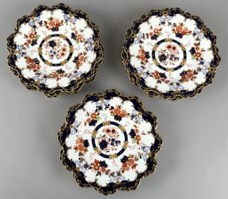 SET OF ELEVEN ROYAL CROWN DERBY PLATES First Half of the 20th Century Diameters 8.75".