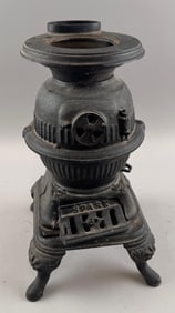 GREY IRON CASTING CO. "SPARK" CAST IRON SALESMAN'S SAMPLE POTBELLY STOVE Early 20th Century Height