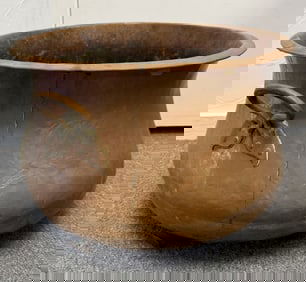 HAMMERED COPPER CAULDRON 20th Century Height 13". Diameter 18.5".