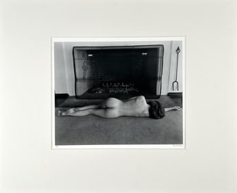 BLACK AND WHITE PHOTO OF A FEMALE NUDE 20th Century Silver gelatin print, 7.5" x 9". Matted 14" x
