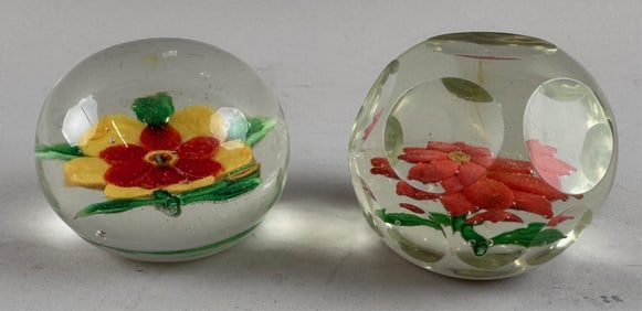 TWO GLASS FLORAL PAPERWEIGHTS 20th Century Heights 2.5" and 3".
